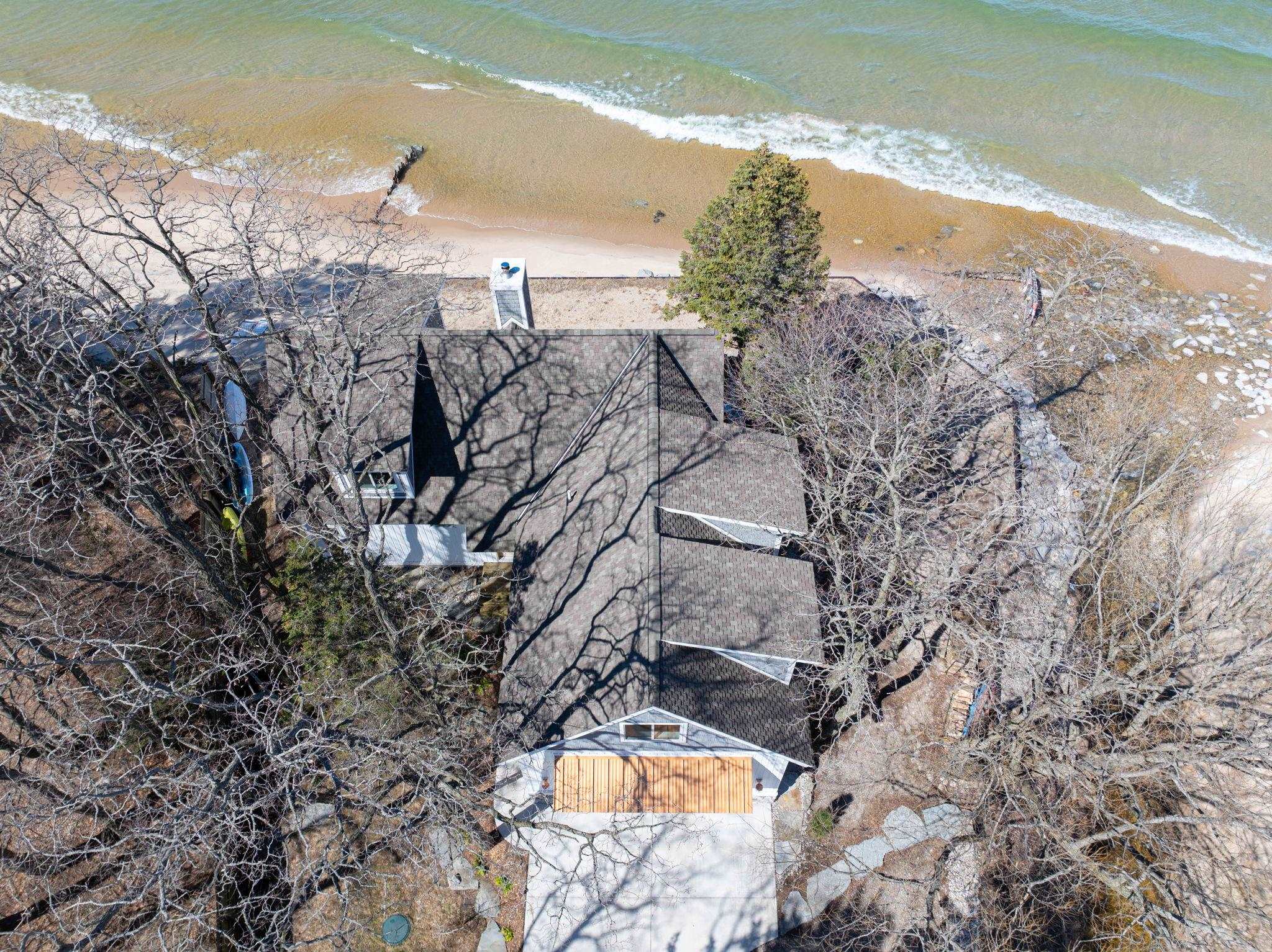 3126 Lake Shore Road