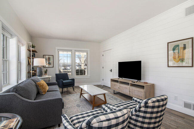 4880 Main Street
