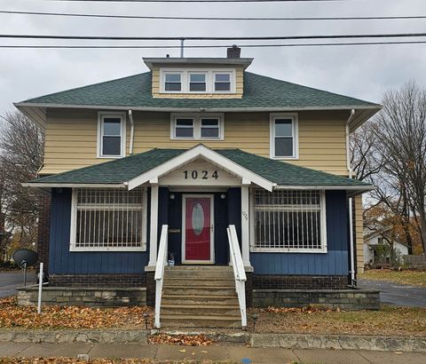 1024 S Grand Traverse Street Flint City MI 48502