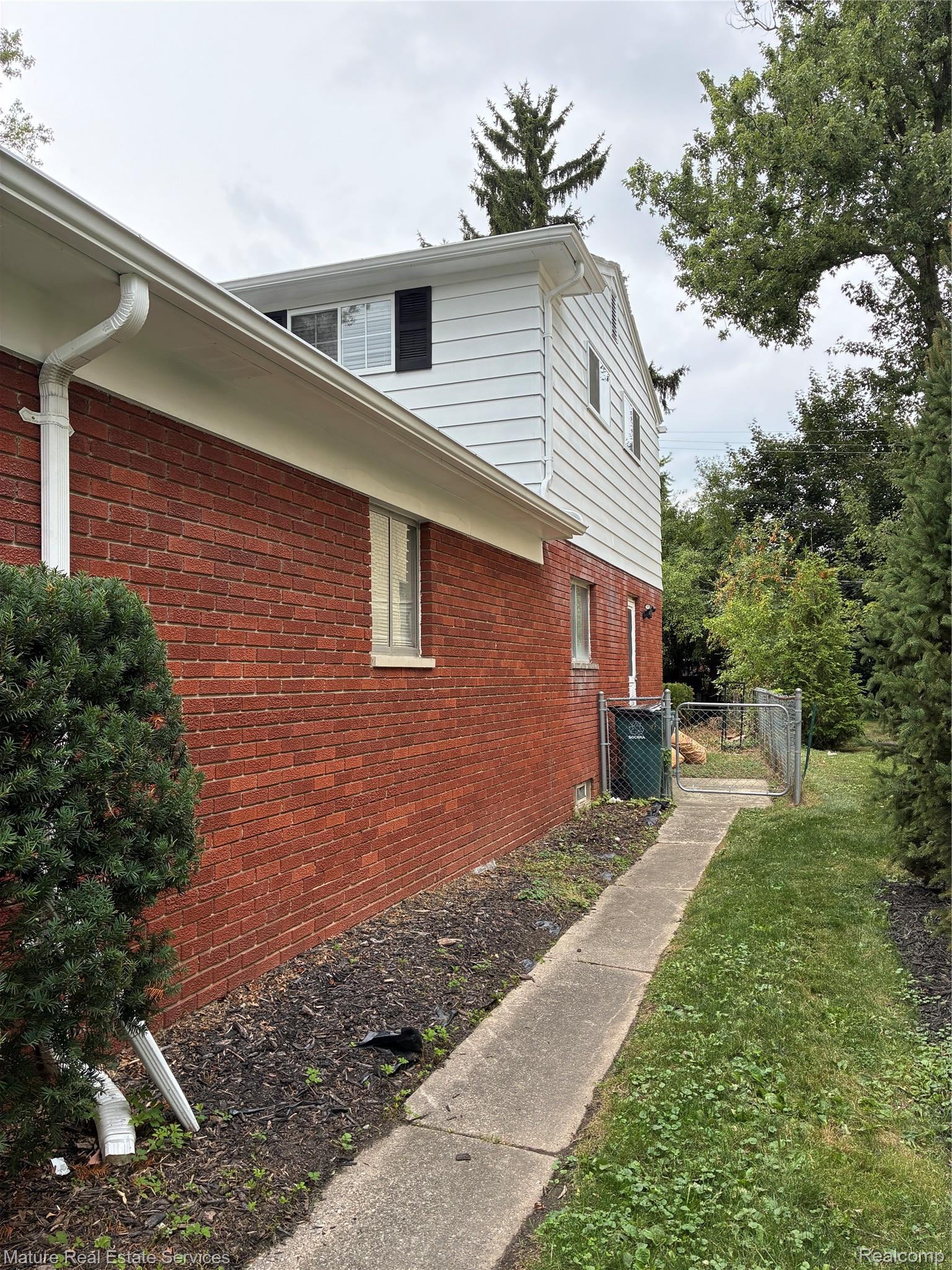 18570 BUNGALOW Drive
