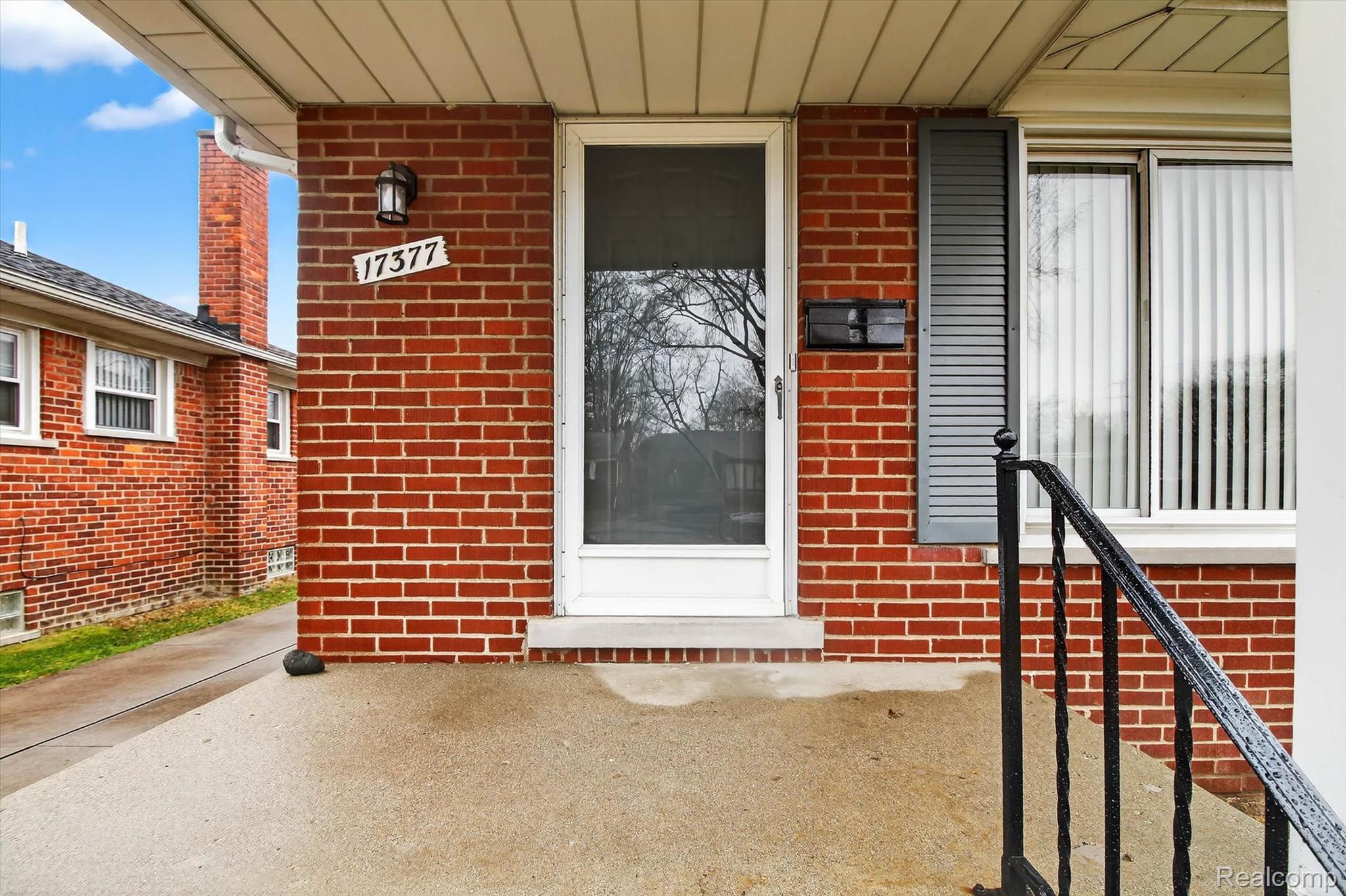 17377 Glenmore Street