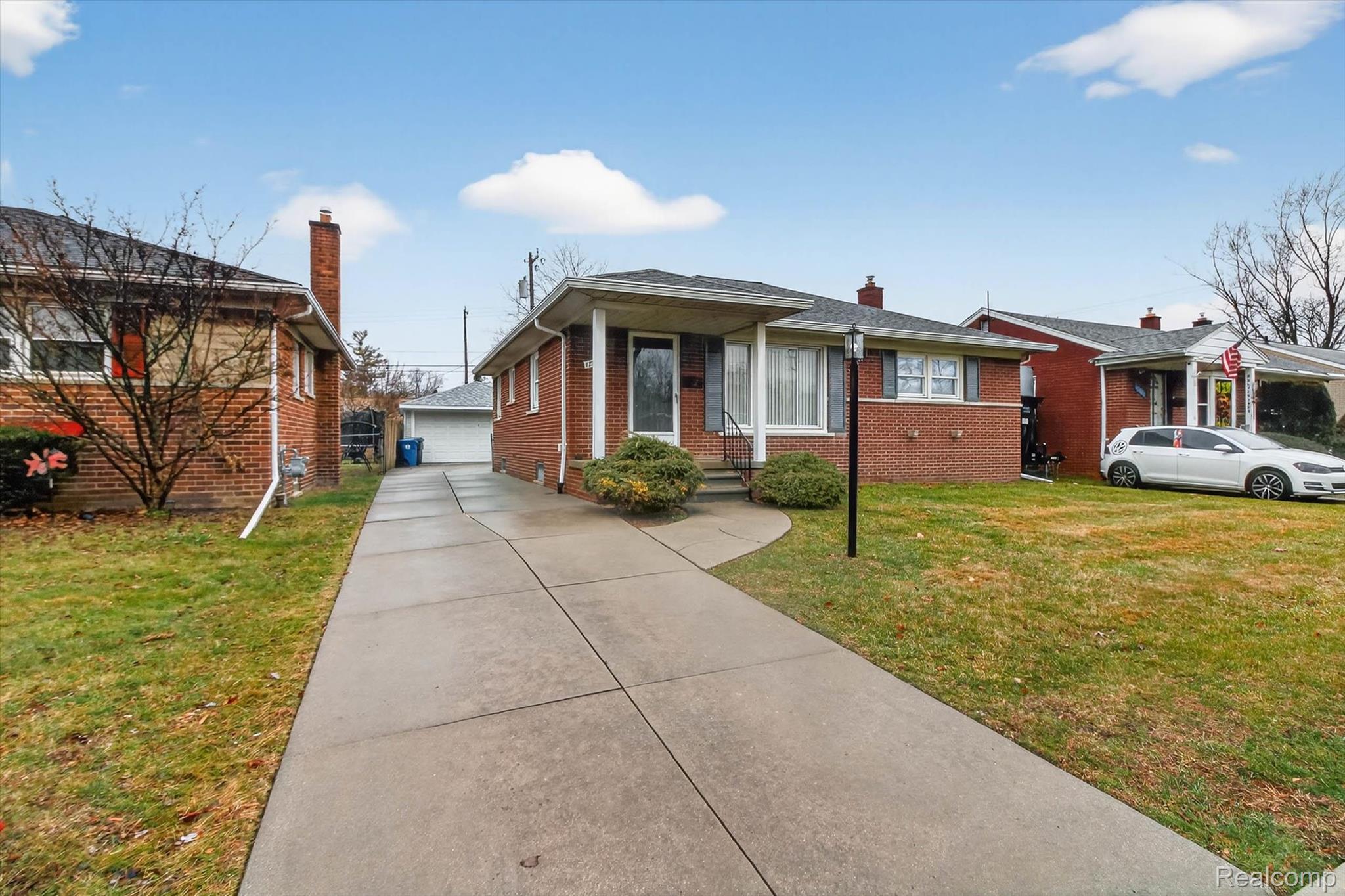 17377 Glenmore Street