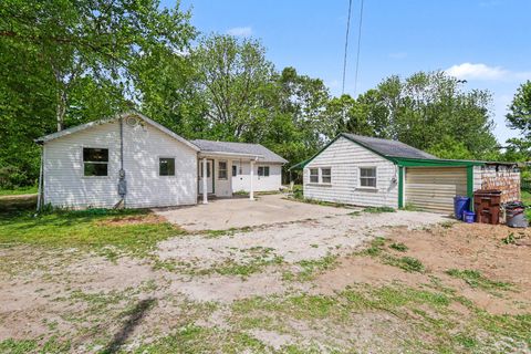 Photo of 534 Woodside Drive, Bedford Charter Township, MI 49037 (MLS # 66026024652)