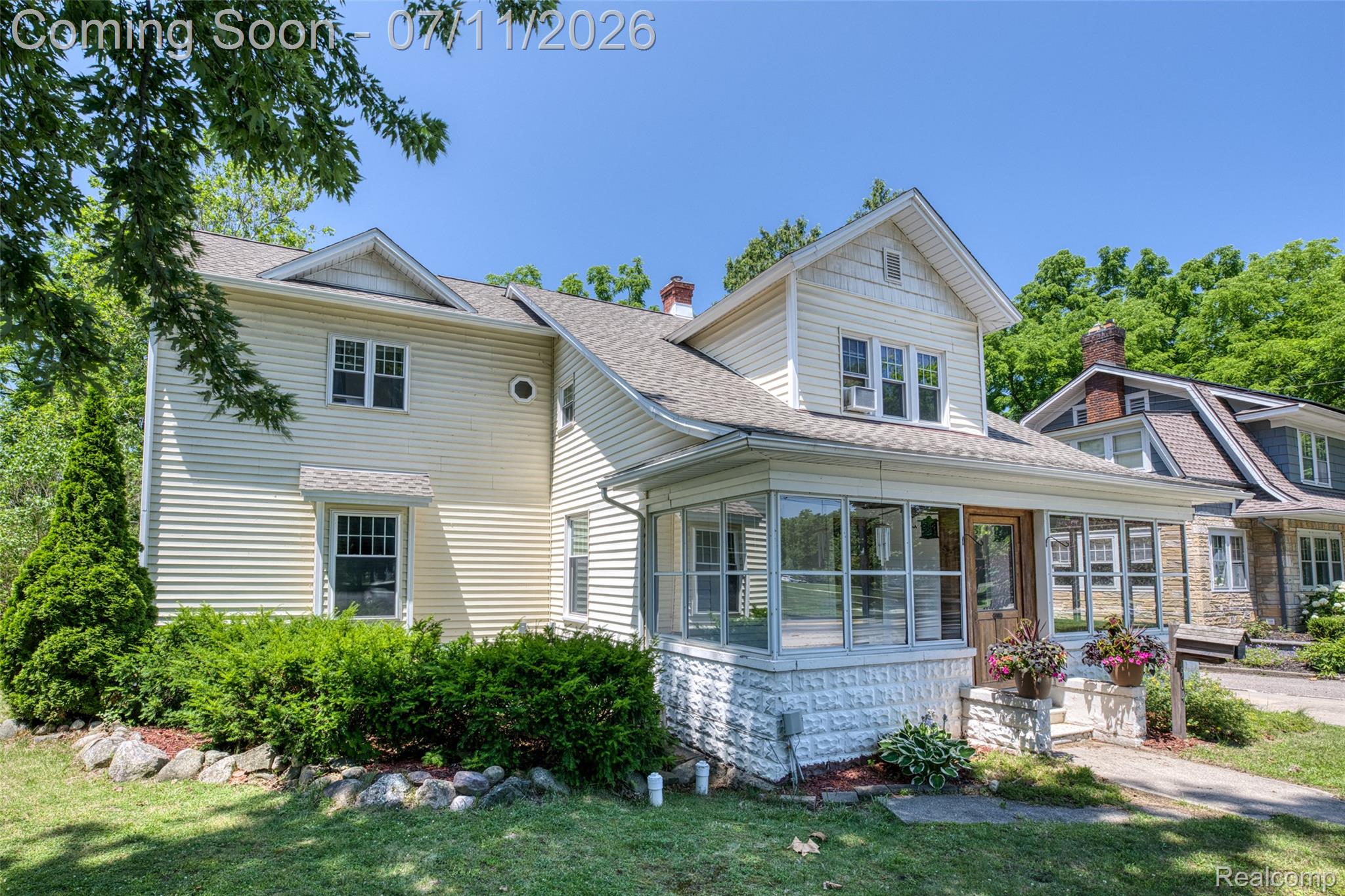 904 N Michigan Avenue