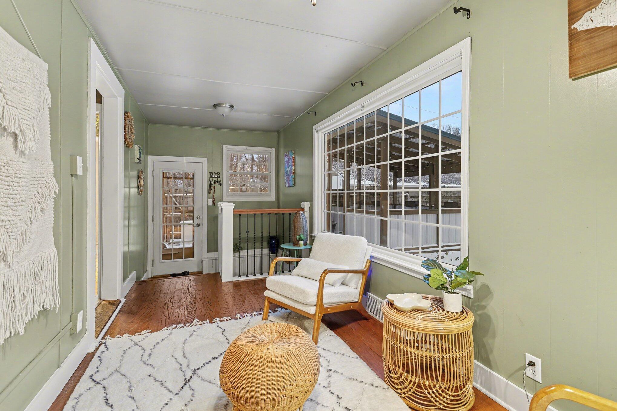 2844 W Glenlord Road