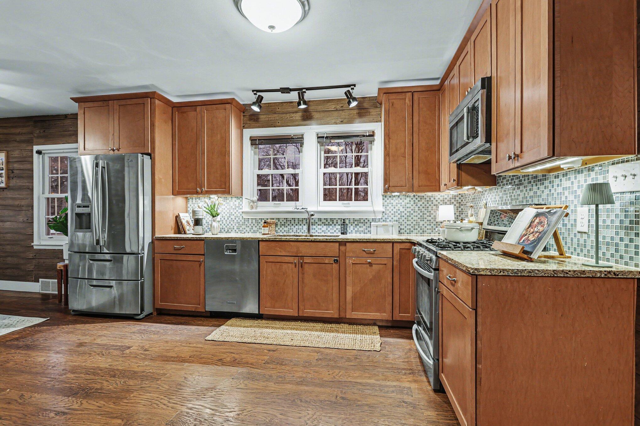 2844 W Glenlord Road