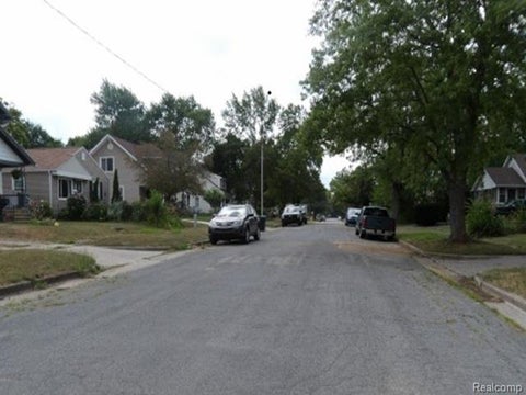 Tiny photo for 250 Burnham Street W, Battle Creek City, MI 49015 (MLS # 20261085015)
