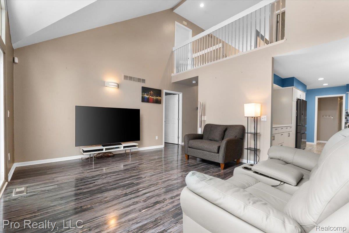 45317 Stonehedge Drive