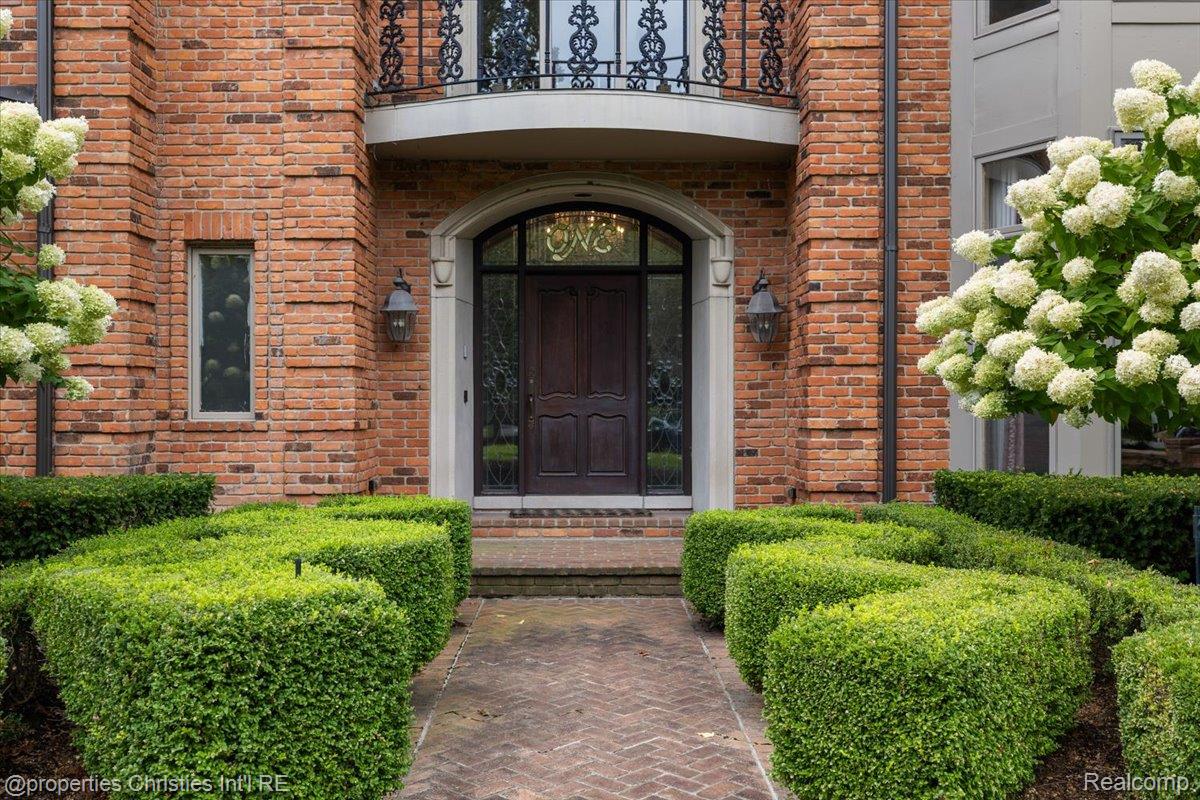 1 Provencal Road