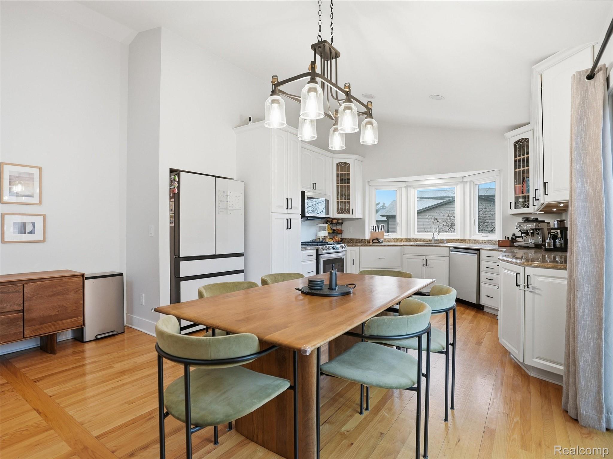 10754 Oxbow Lakeshore Drive