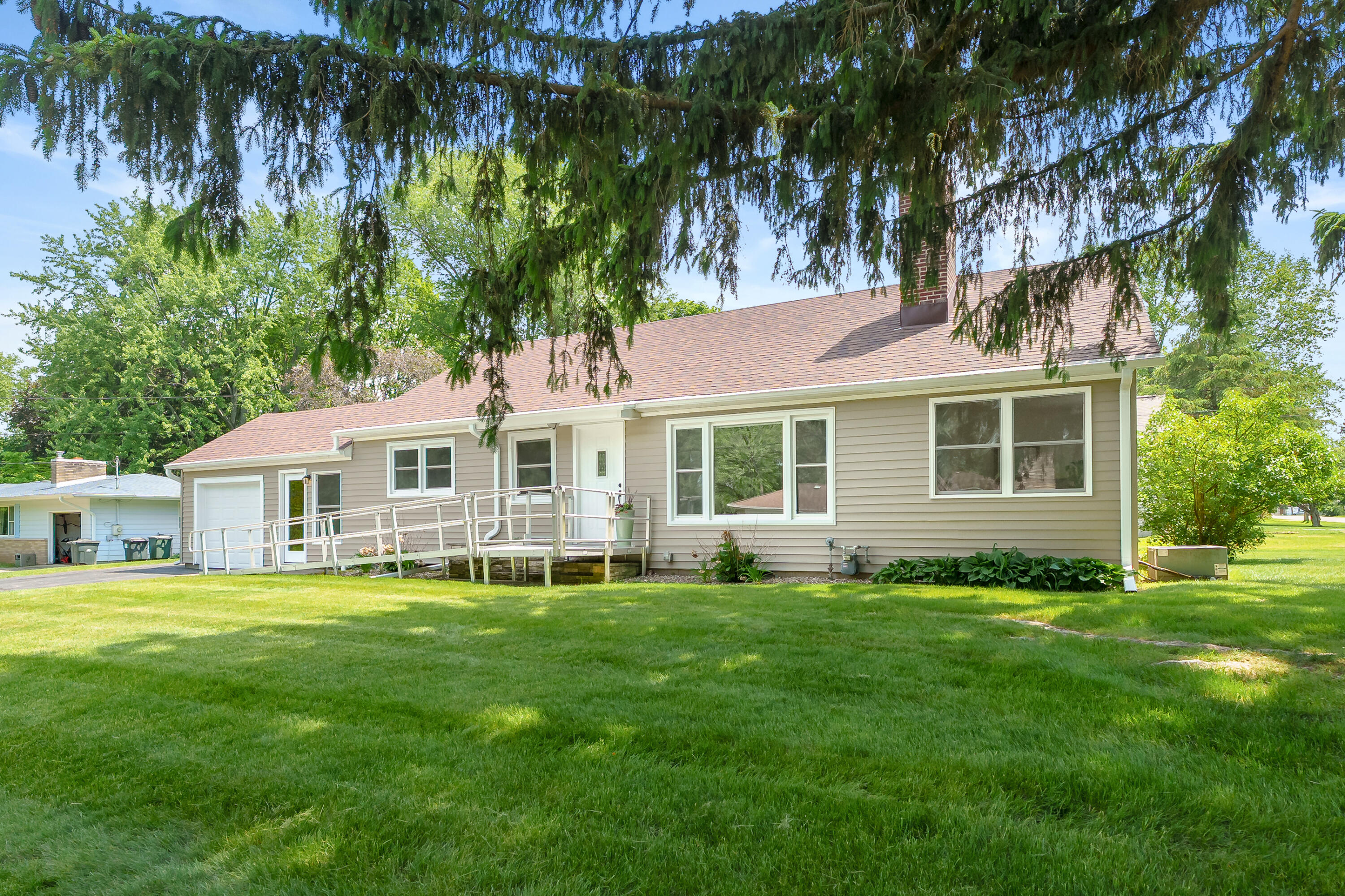 95 W Langley Road W