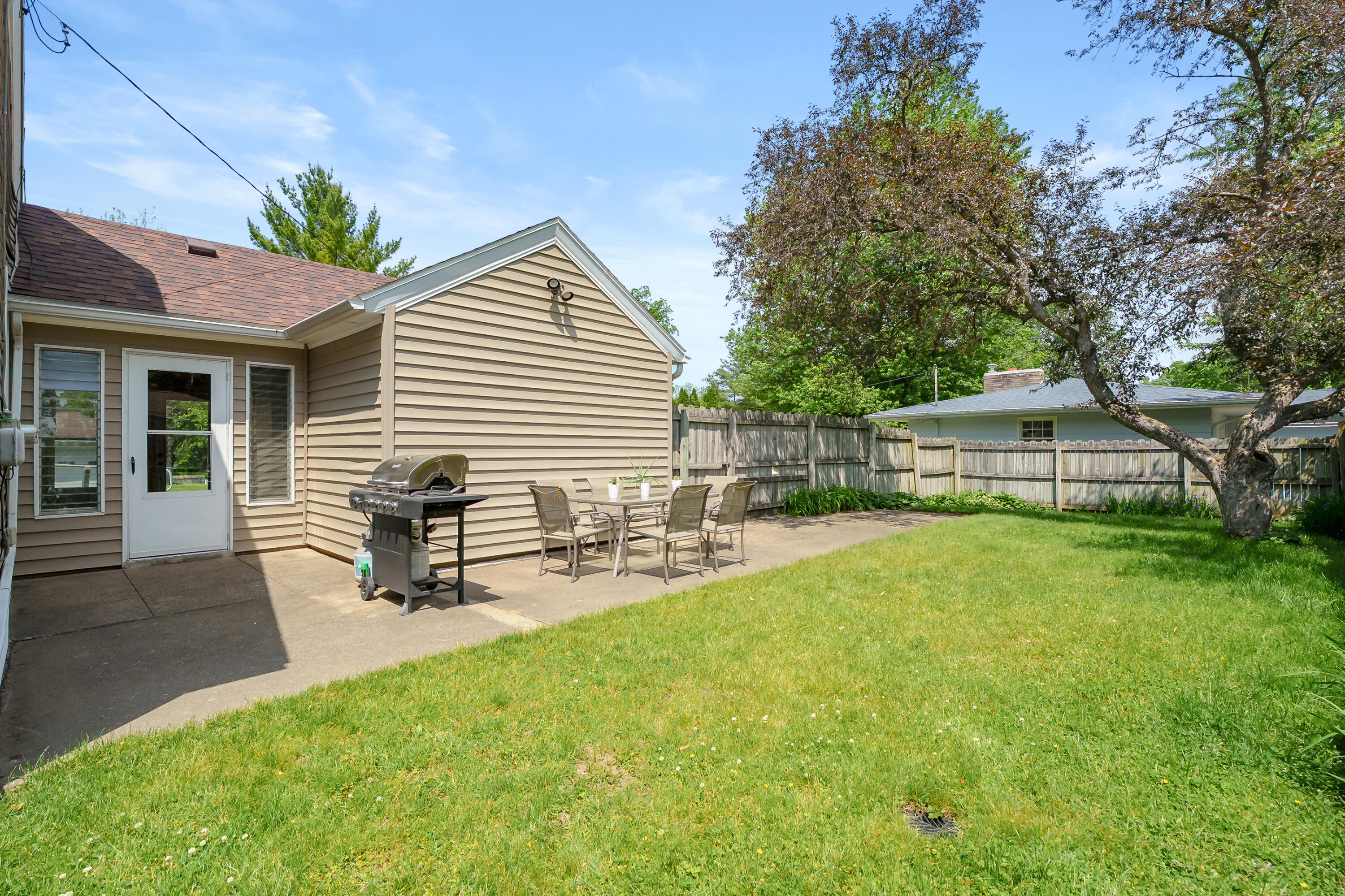 95 W Langley Road W