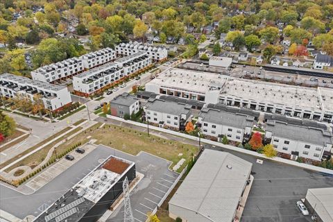 Tiny photo for 1220 Diamond Court #E, Royal Oak City, MI 48067 (MLS # 81025057354)