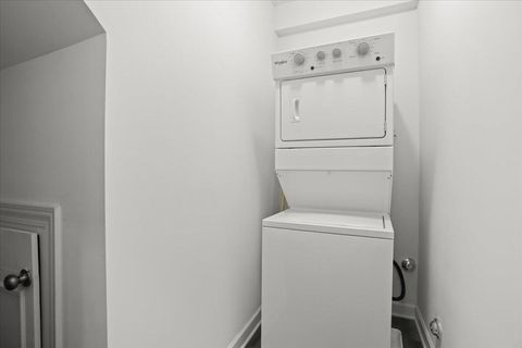 Tiny photo for 1220 Diamond Court #E, Royal Oak City, MI 48067 (MLS # 81025057354)