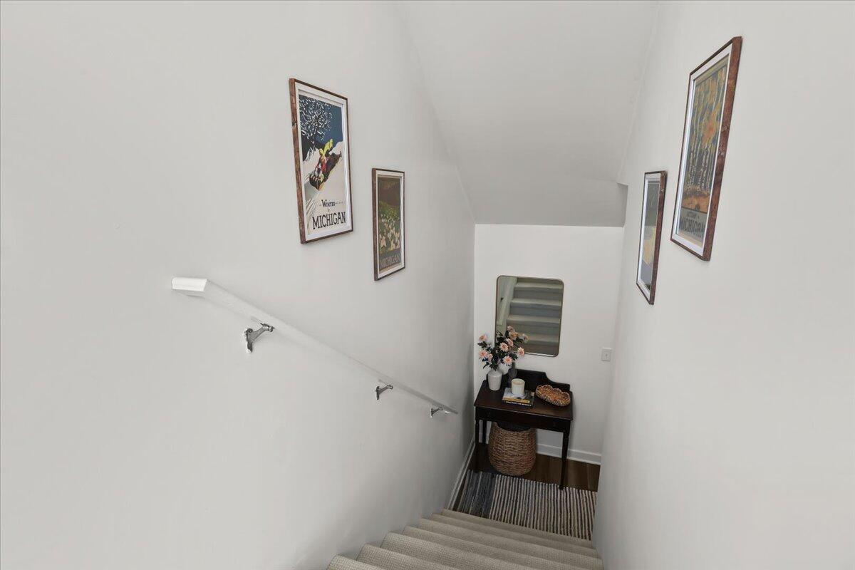 1220 Diamond Court E