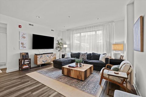 Tiny photo for 1220 Diamond Court #E, Royal Oak City, MI 48067 (MLS # 81025057354)