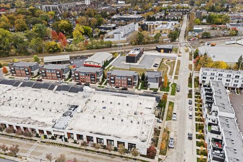 Tiny photo for 1220 Diamond Court #E, Royal Oak City, MI 48067 (MLS # 81025057354)