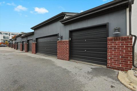 Tiny photo for 1220 Diamond Court #E, Royal Oak City, MI 48067 (MLS # 81025057354)