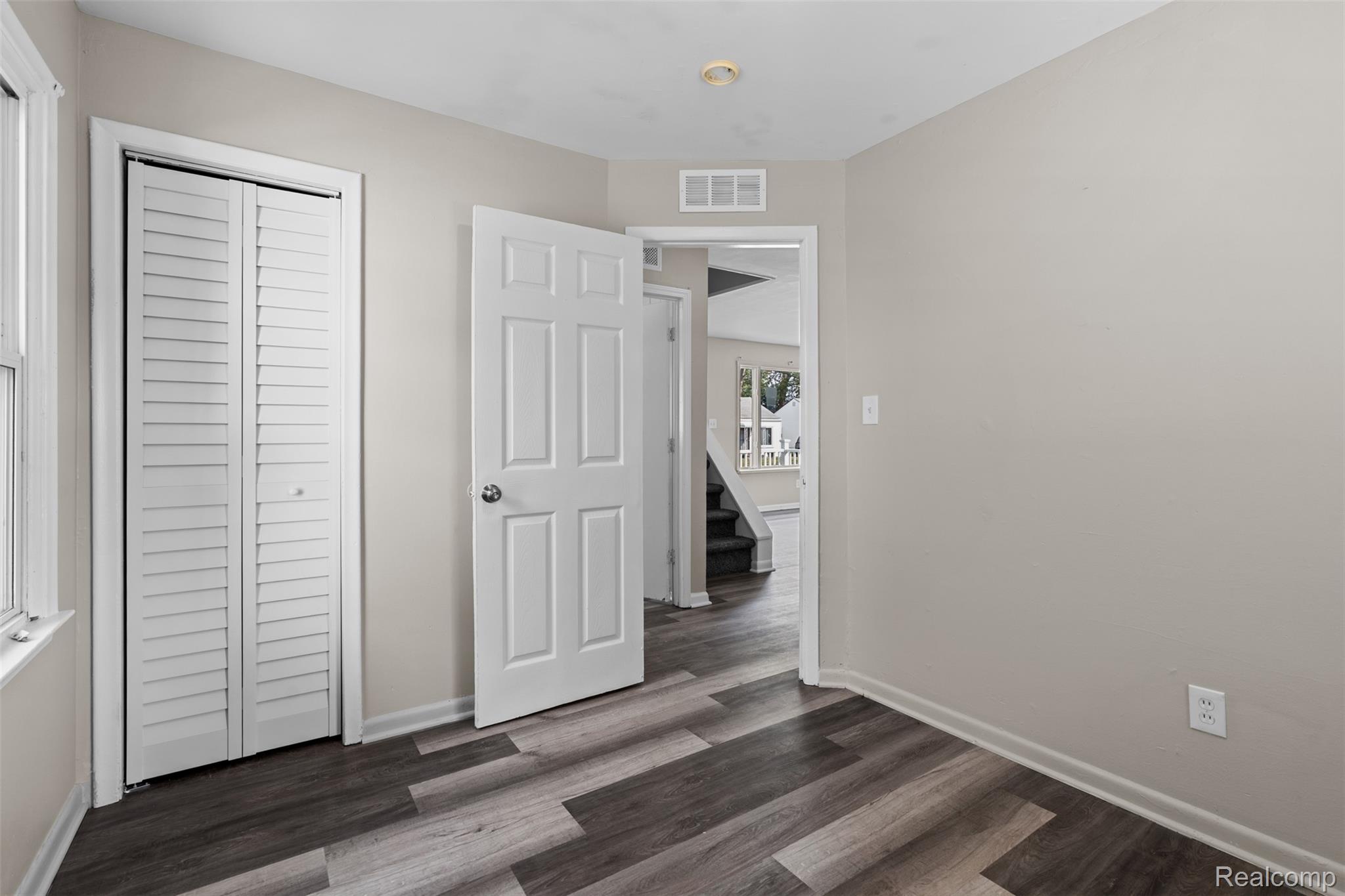 Warren City, Michigan 48089, United States, 3 Bedrooms Bedrooms, ,1 BathroomBathrooms,Residential,Active,217611