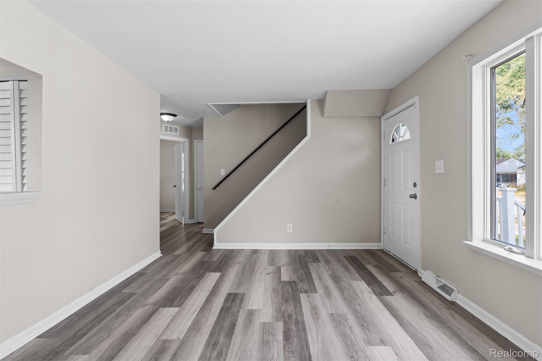 Warren City, Michigan 48089, United States, 3 Bedrooms Bedrooms, ,1 BathroomBathrooms,Residential,Active,217611