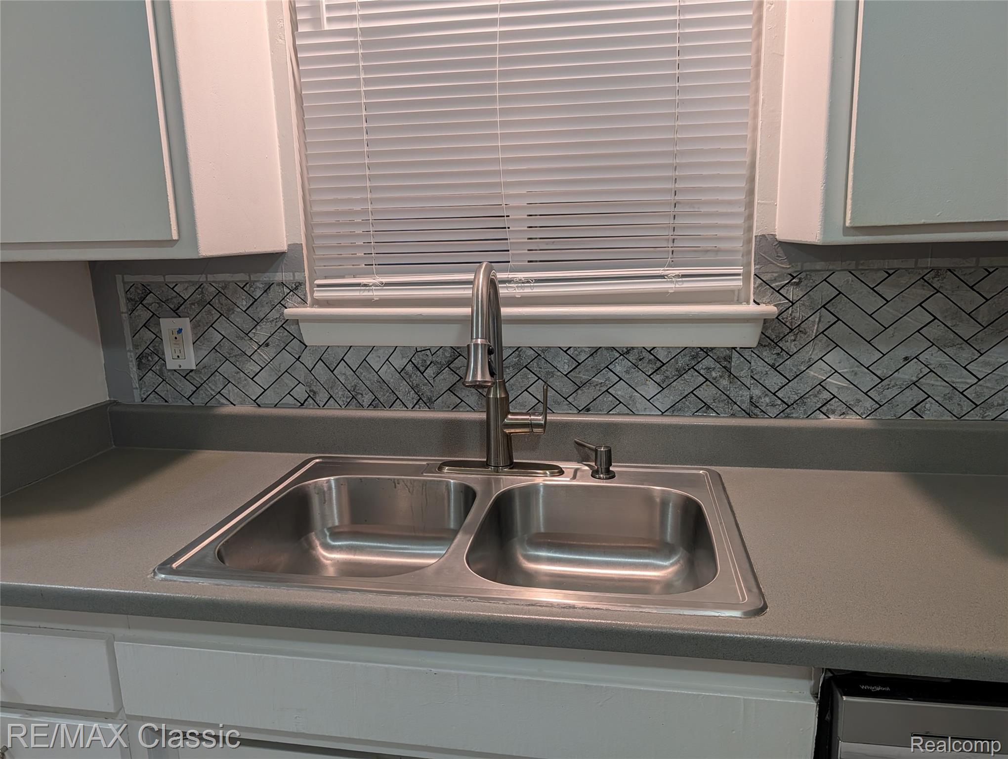 679 Linda Vista Drive