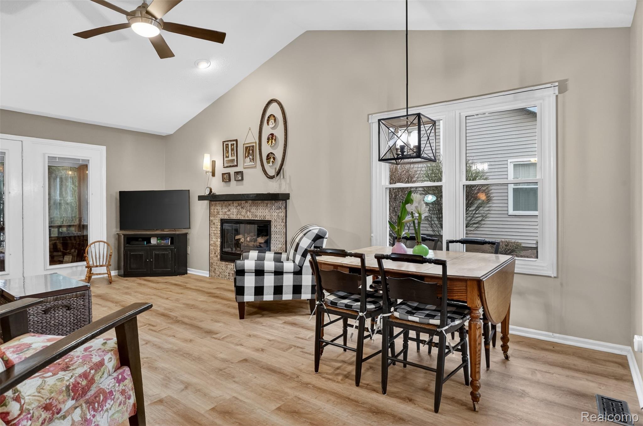 1390 Steeplechase Court