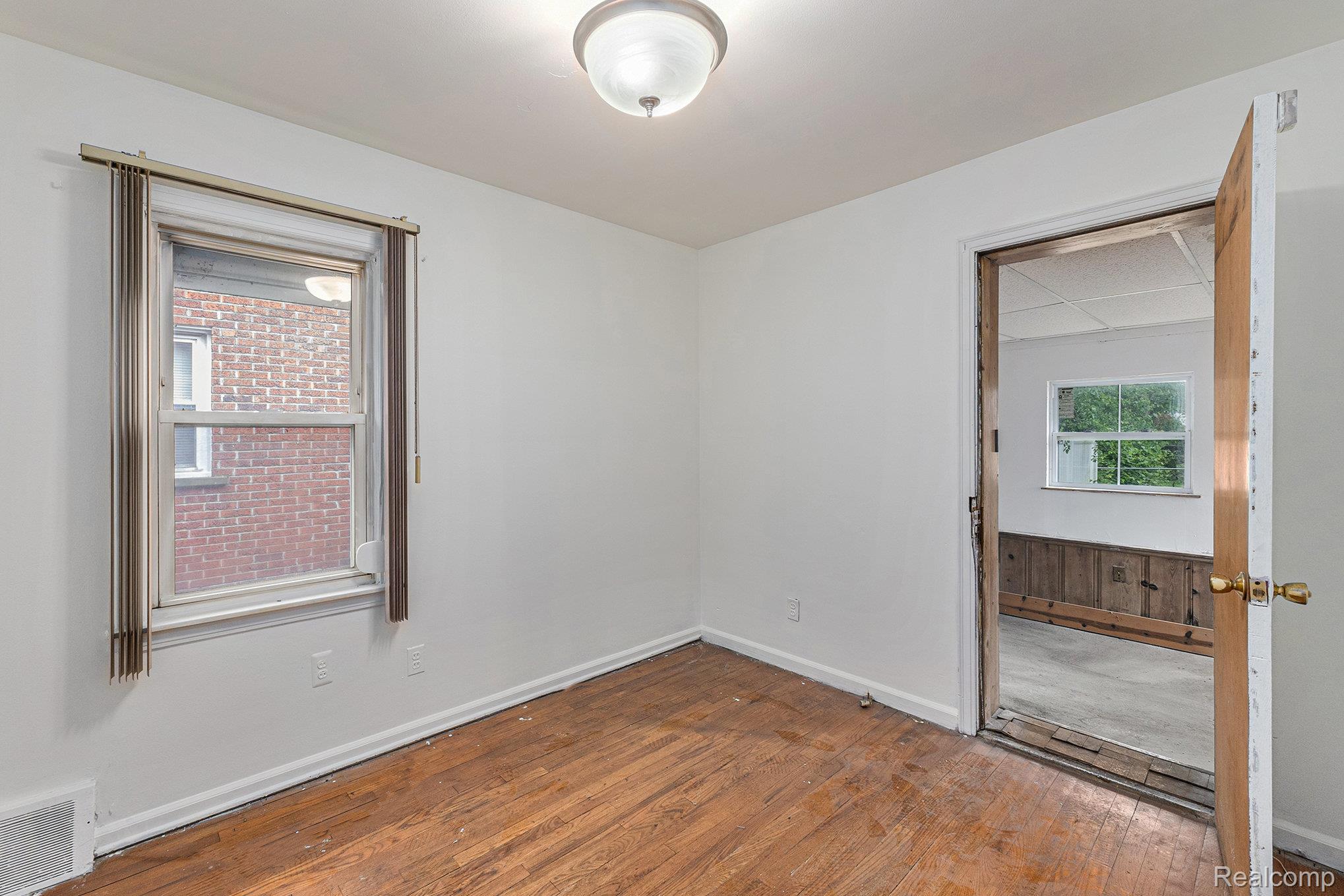 Detroit City, Michigan 48223, United States, 3 Bedrooms Bedrooms, ,2 BathroomsBathrooms,Residential,Active,147819