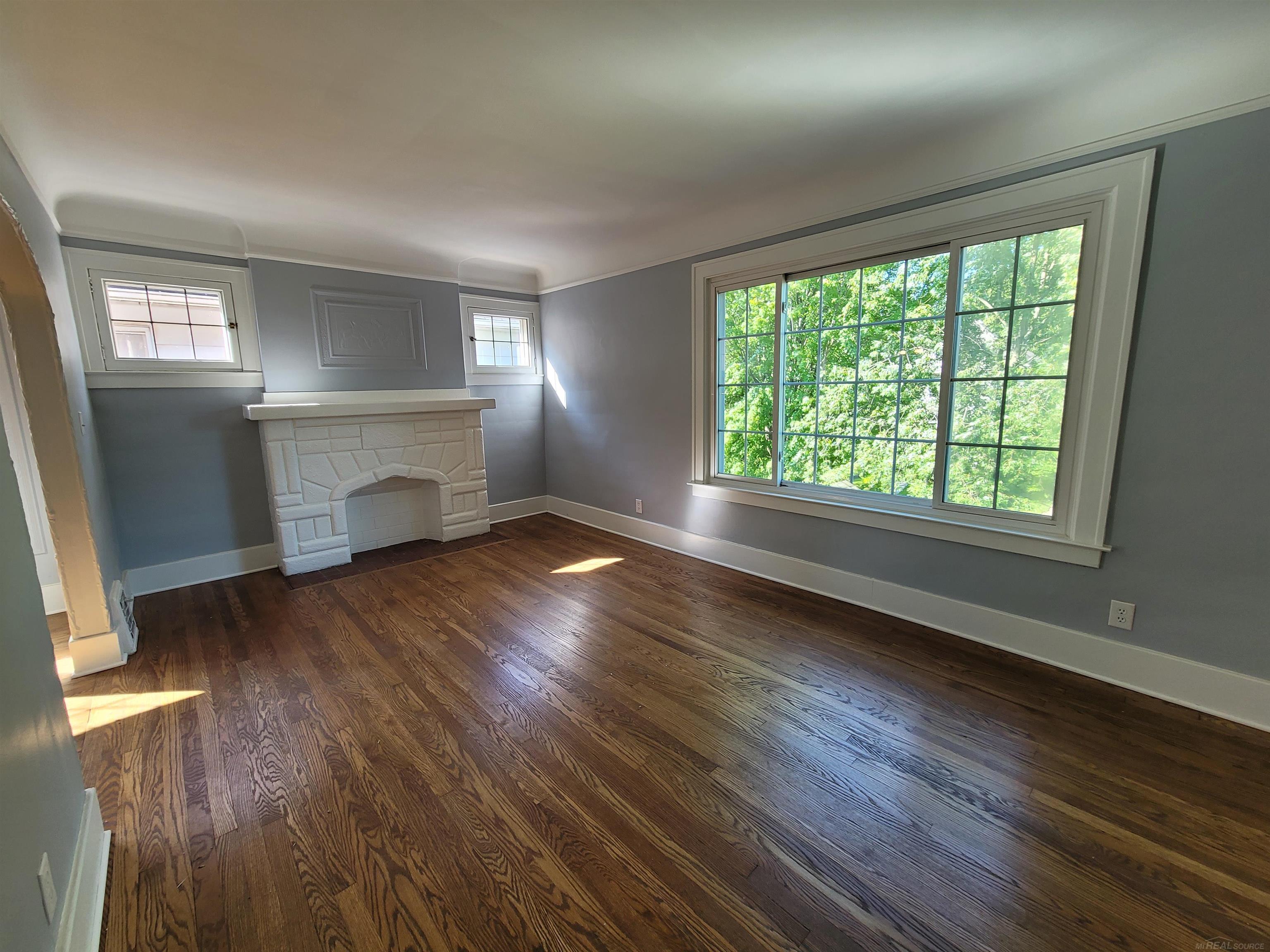 1146 Lakepointe Street