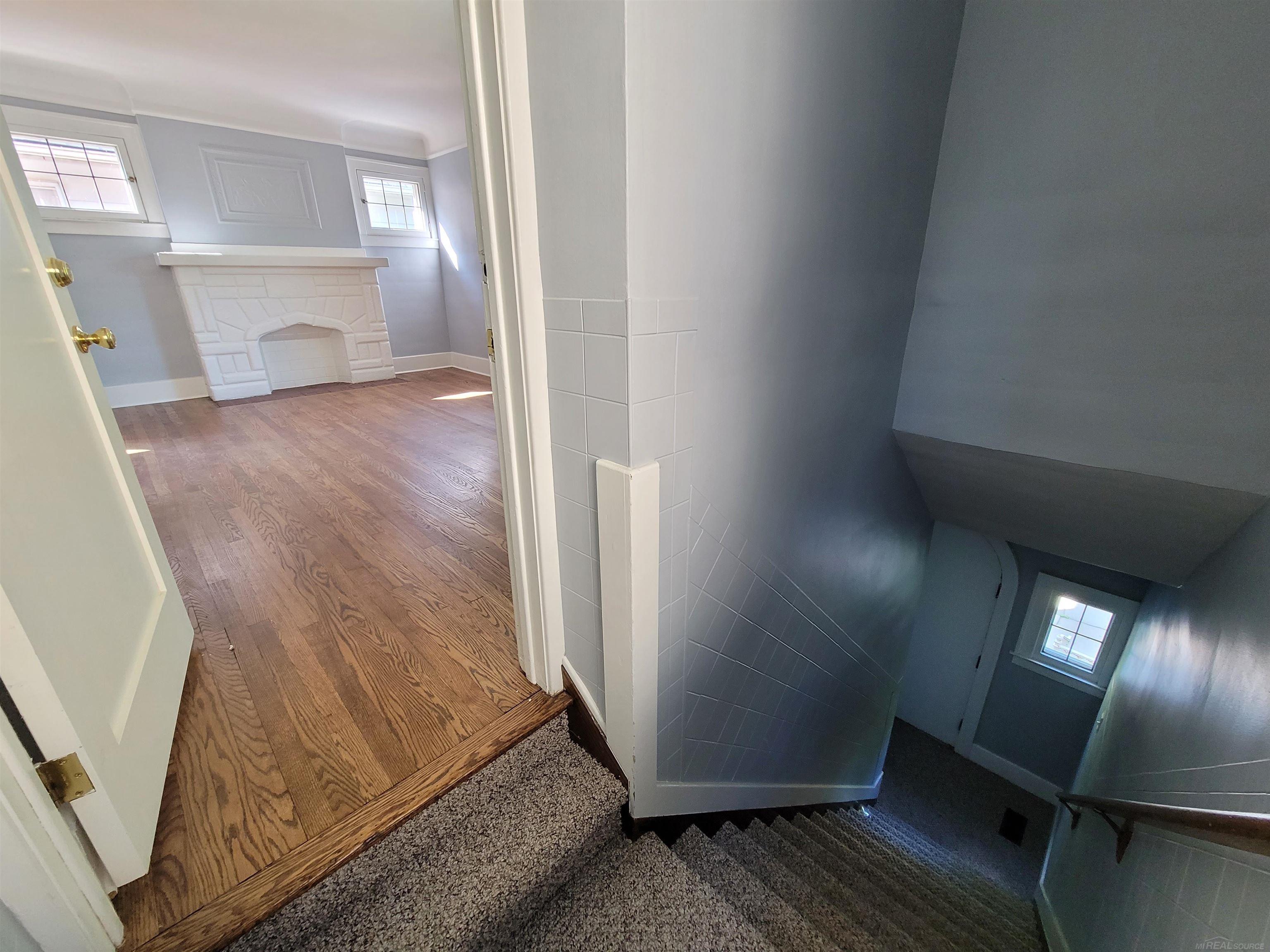 1146 Lakepointe Street