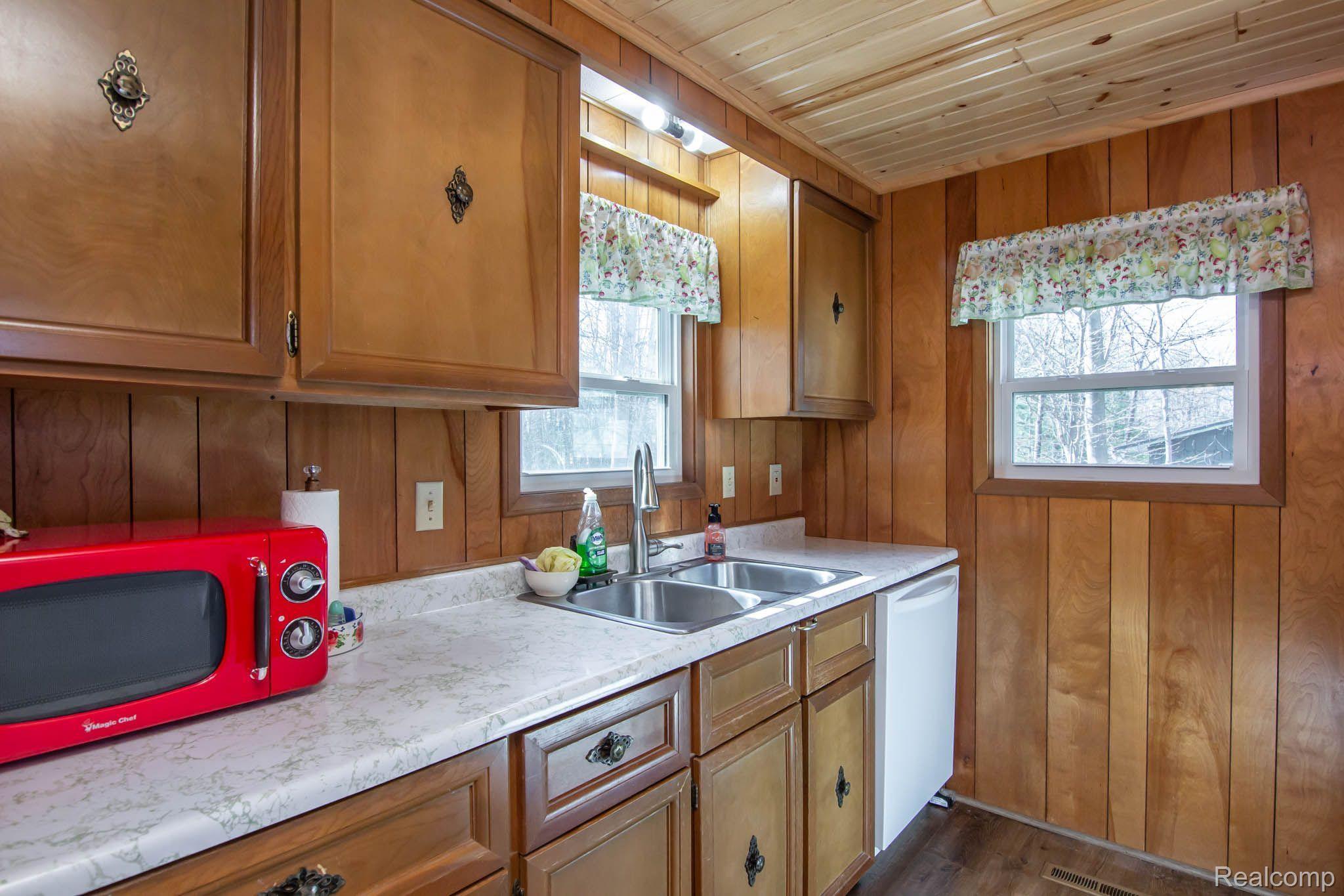 Alcona Township, Michigan 48742, United States, 2 Bedrooms Bedrooms, ,2 BathroomsBathrooms,Residential,Active,120513