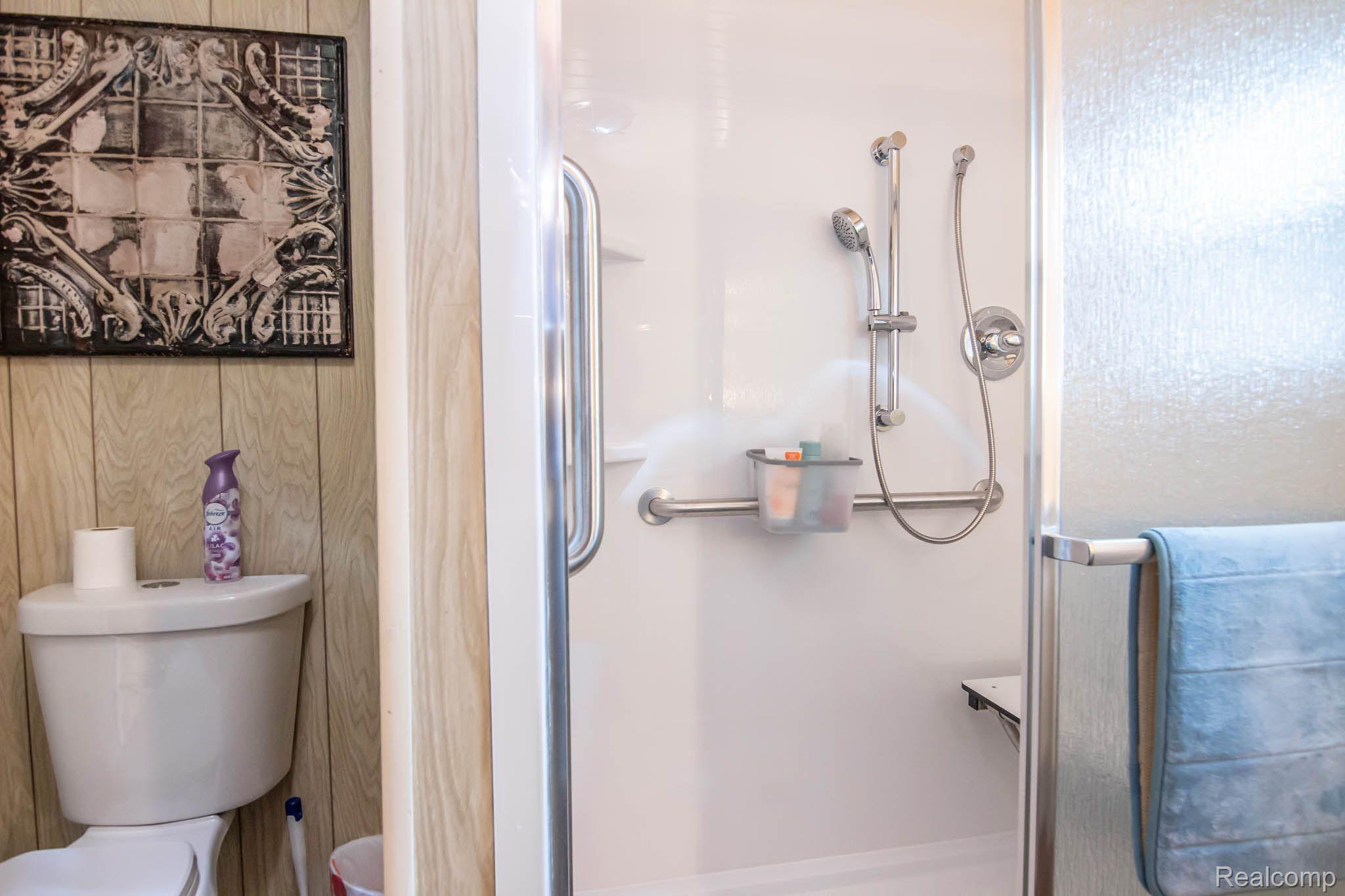 Alcona Township, Michigan 48742, United States, 2 Bedrooms Bedrooms, ,2 BathroomsBathrooms,Residential,Active,120513