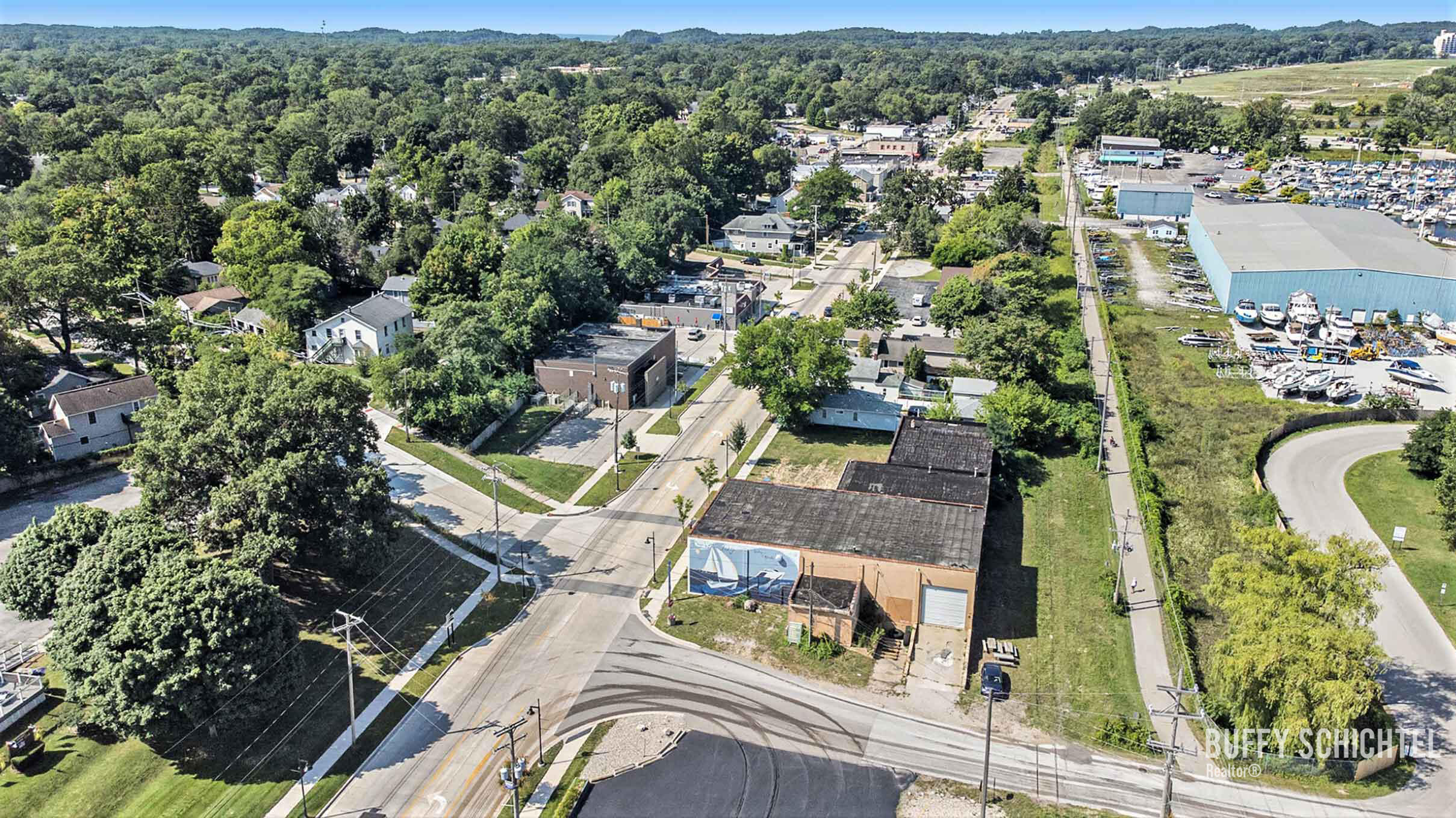 1812 Lakeshore Drive