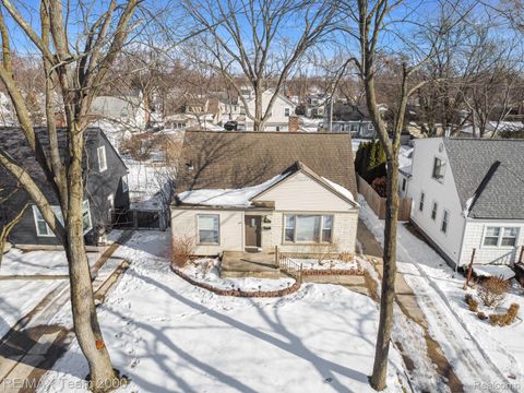 2076 Thomas Avenue Berkley City MI 48072