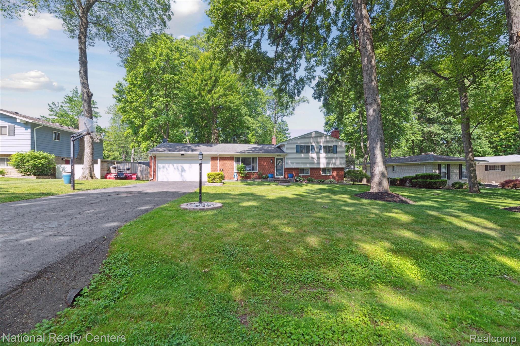 5605 Kingfisher Lane