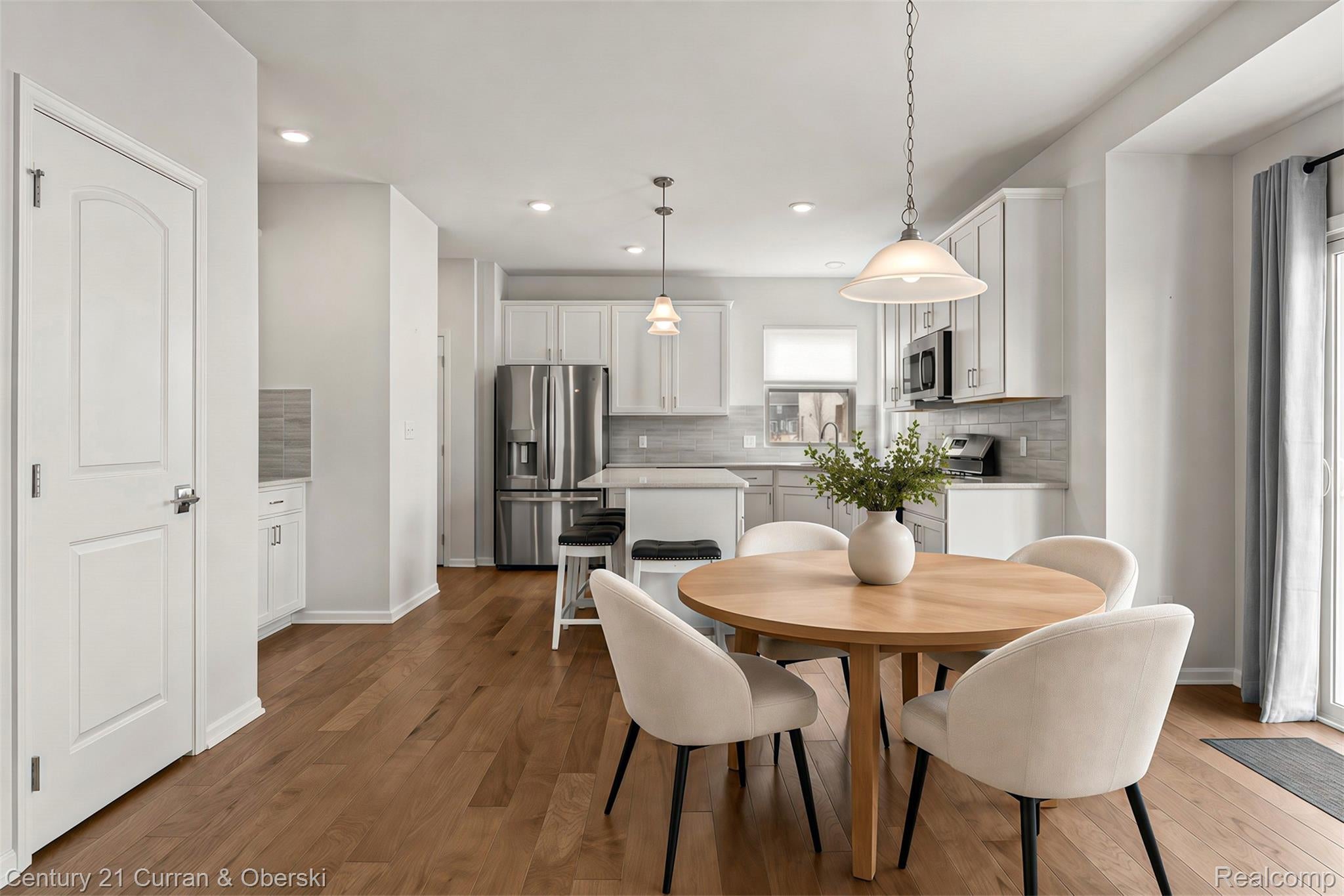 2717 Salt Springs Drive