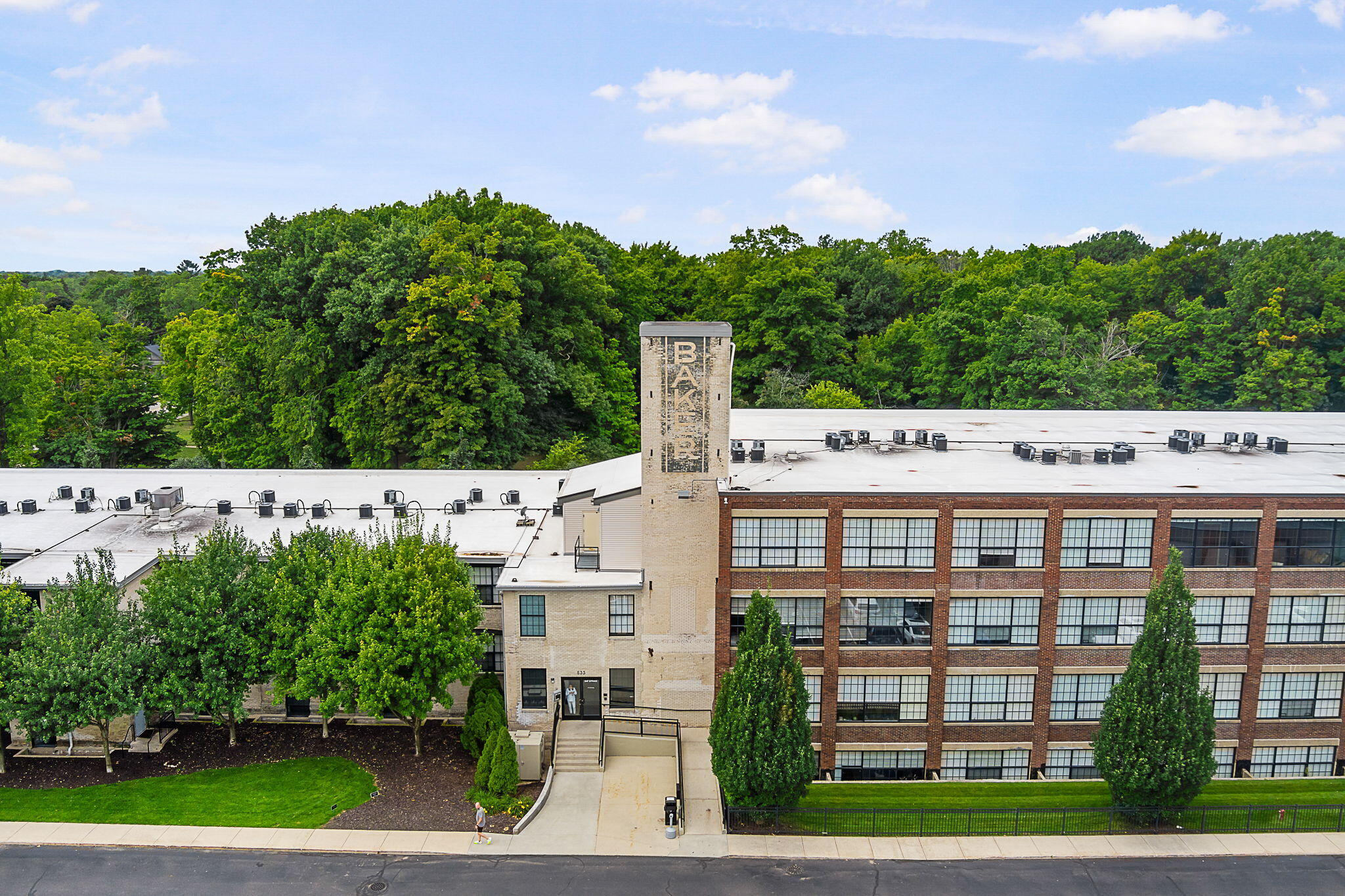 217 E 24th Street 010