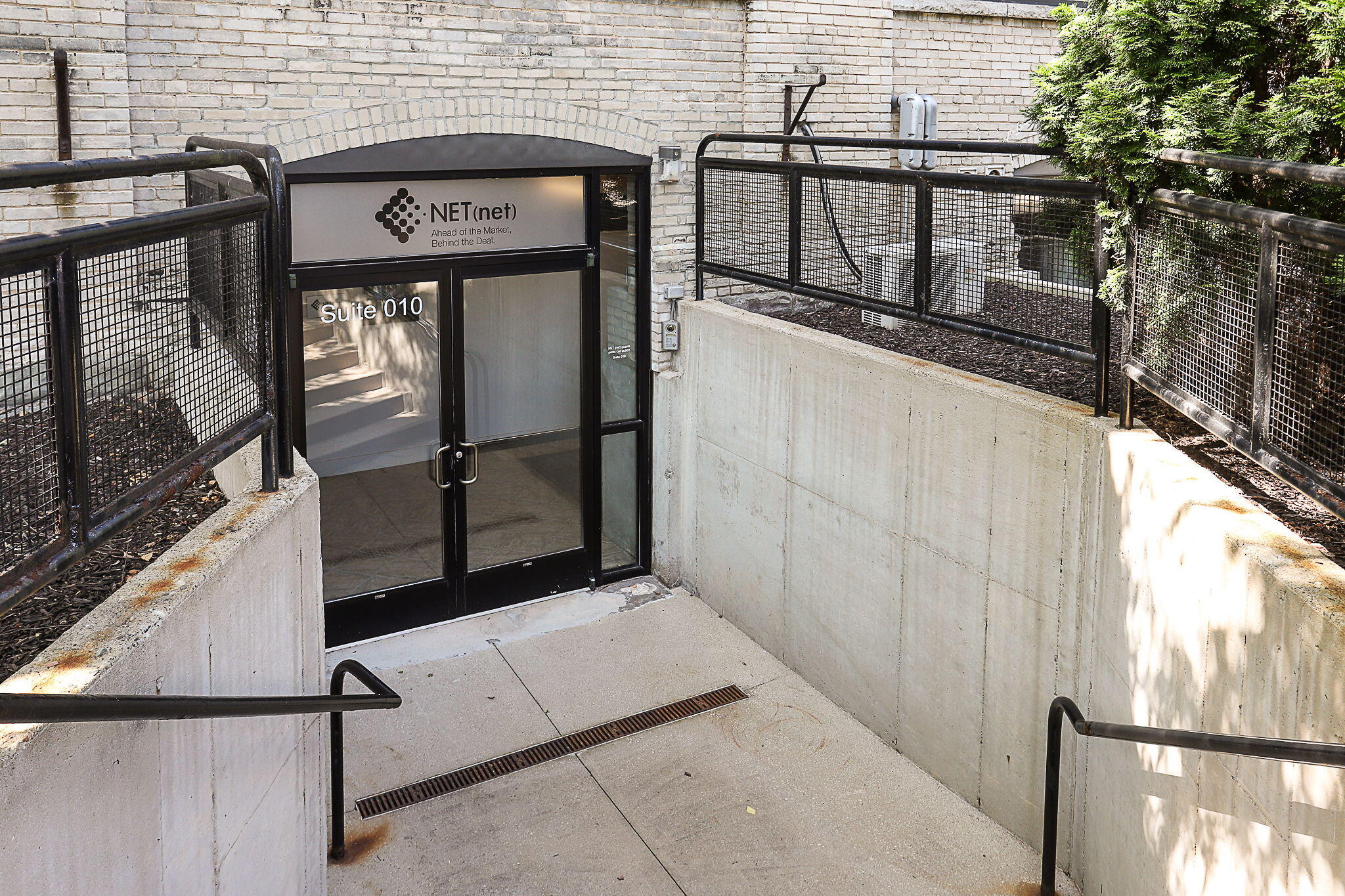 217 E 24th Street 010