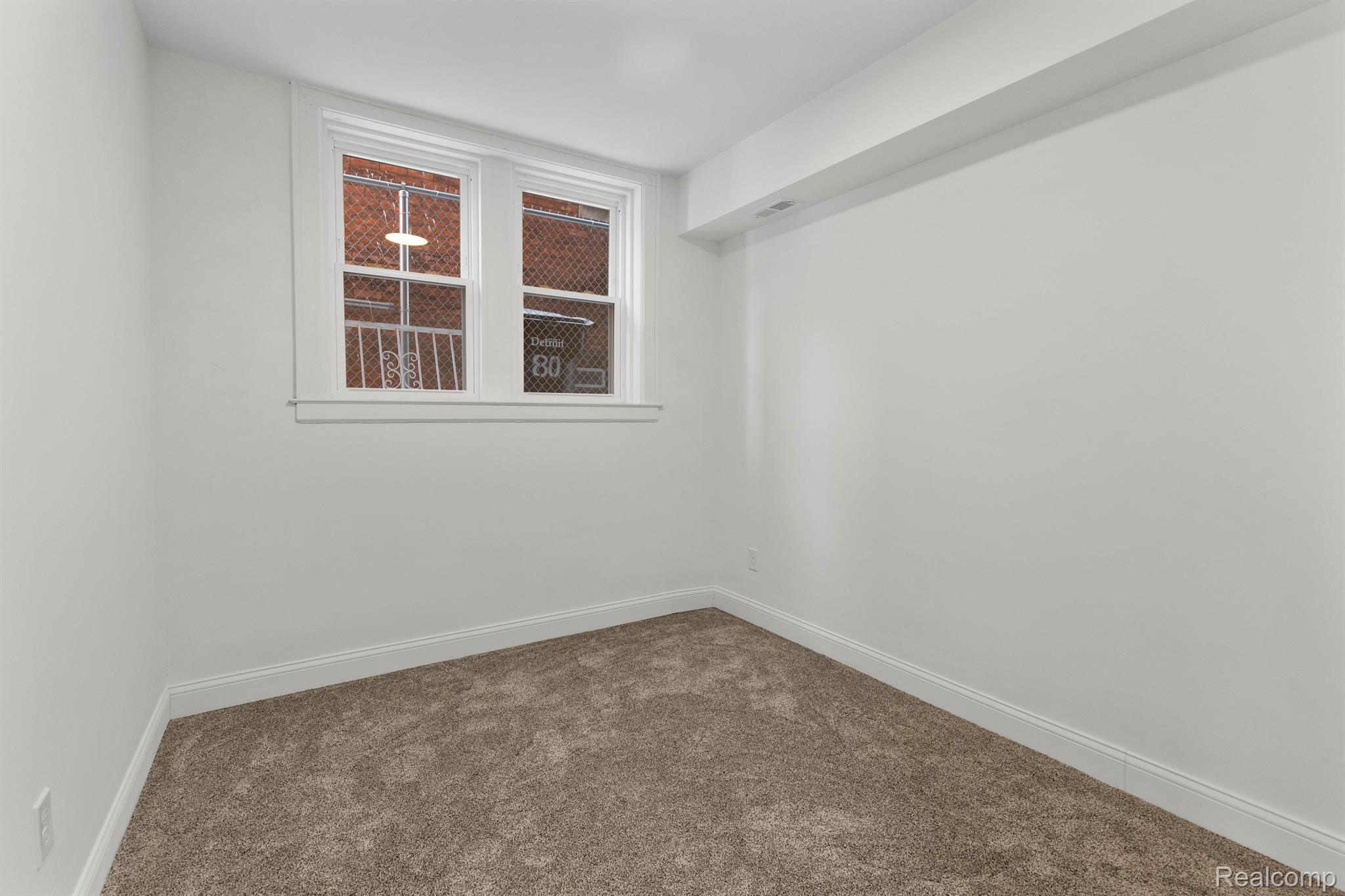 Detroit City, Michigan 48202, United States, 2 Bedrooms Bedrooms, ,1 BathroomBathrooms,Residential,Active,238246