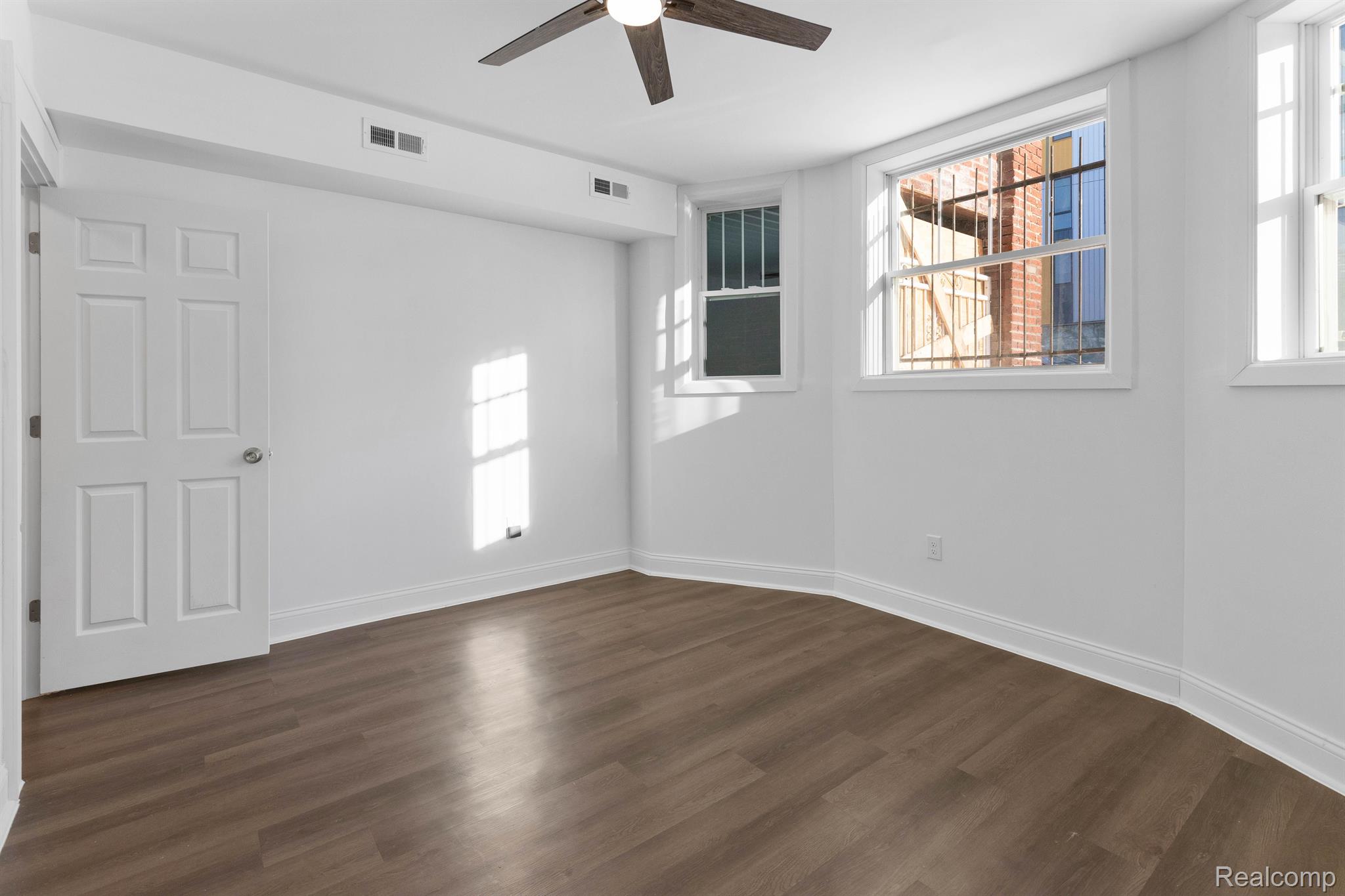 Detroit City, Michigan 48202, United States, 2 Bedrooms Bedrooms, ,1 BathroomBathrooms,Residential,Active,238246