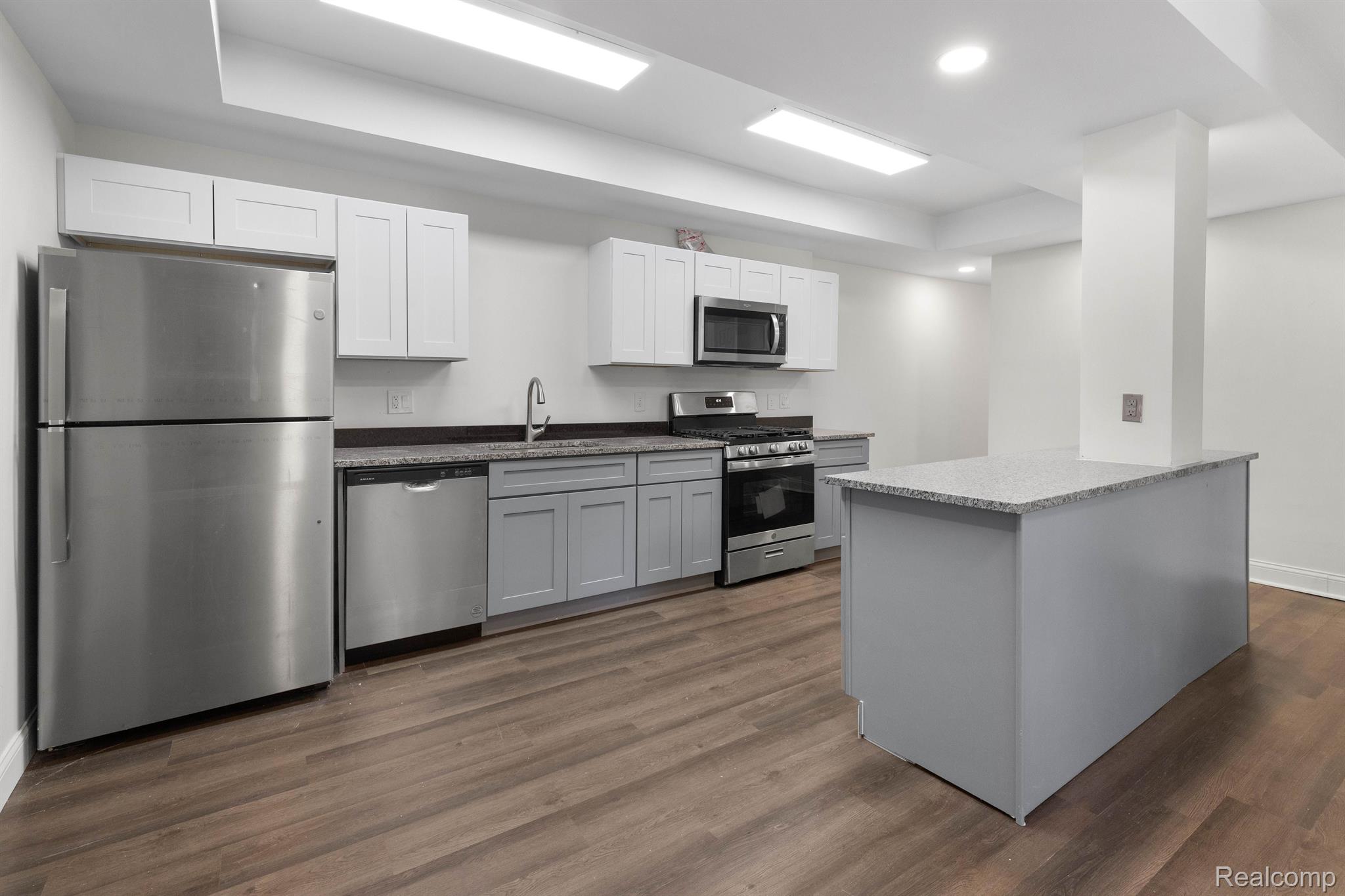 Detroit City, Michigan 48202, United States, 2 Bedrooms Bedrooms, ,1 BathroomBathrooms,Residential,Active,238246