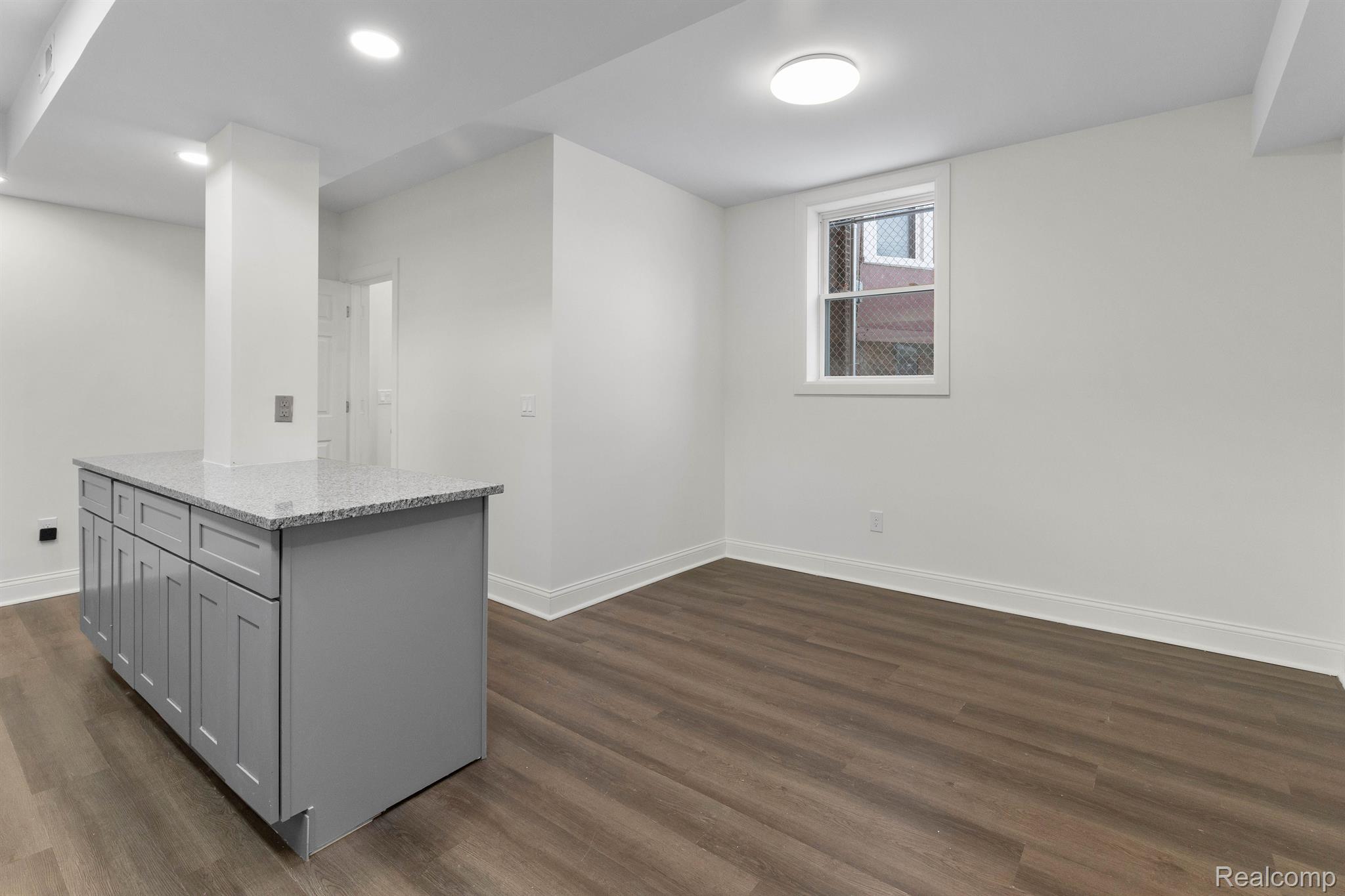 Detroit City, Michigan 48202, United States, 2 Bedrooms Bedrooms, ,1 BathroomBathrooms,Residential,Active,238246