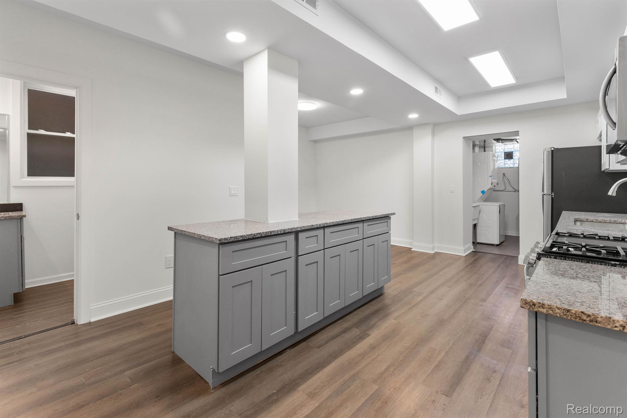 Detroit City, Michigan 48202, United States, 2 Bedrooms Bedrooms, ,1 BathroomBathrooms,Residential,Active,238246