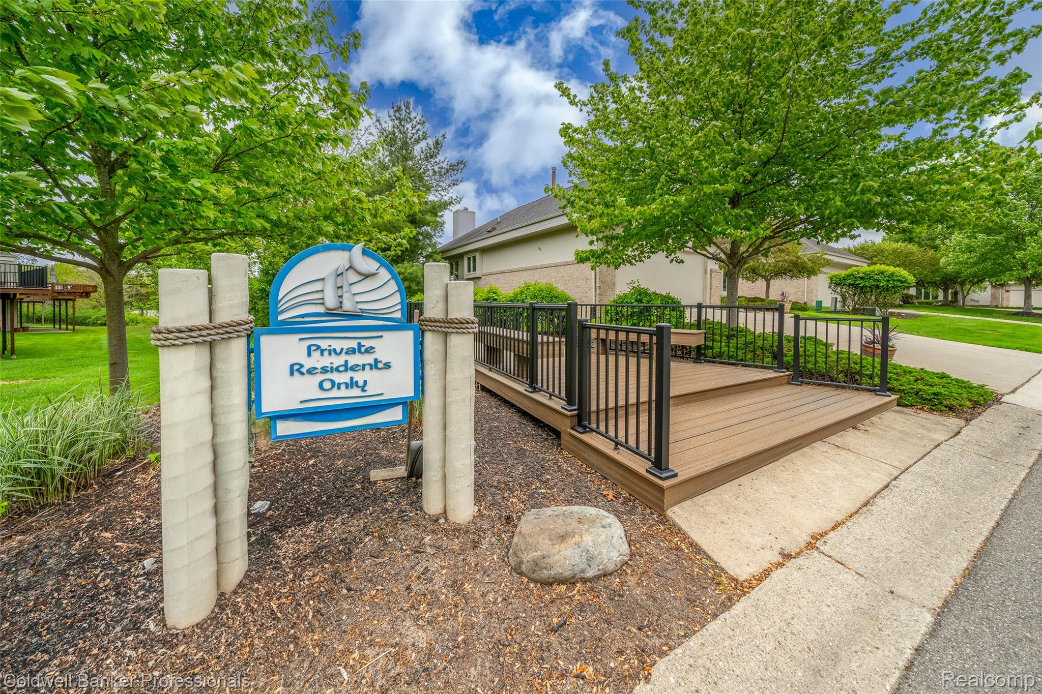6560 Pleasant Lake Court 11