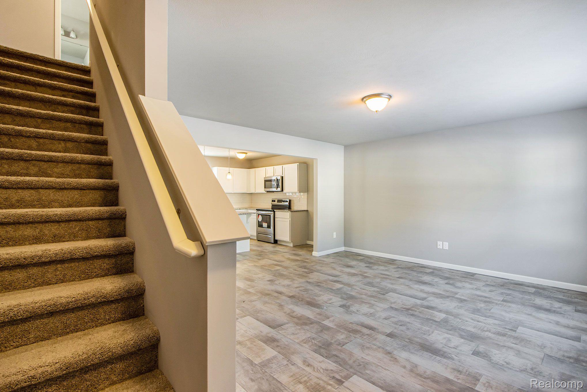 1047 Weatherstone Lane