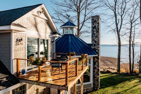 A home in SuttonsBayTownship_Leelanau
