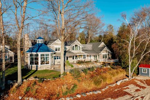 91 S Nanagosa Trail Suttons Bay Township Leelanau MI 49682