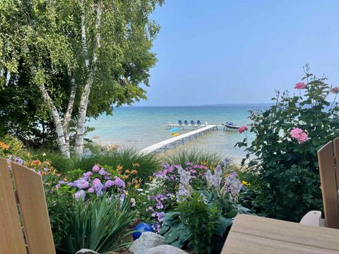 A home in SuttonsBayTownship_Leelanau