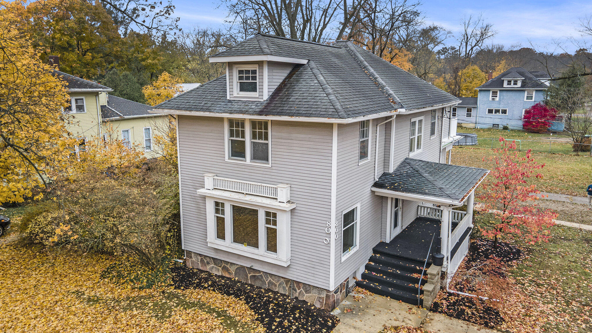 800 S Superior Street