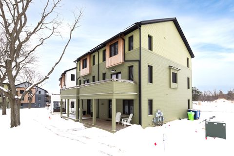 2292 Greenway Trail Ann Arbor City MI 48104