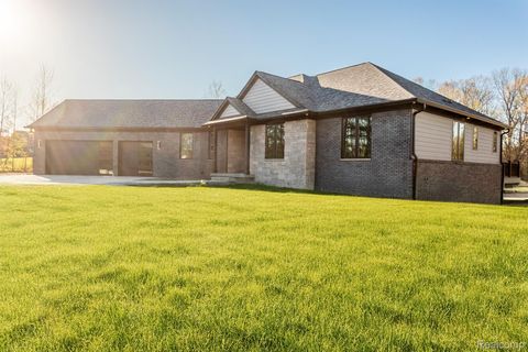 16637 Kings Fairway Lane Grand Blanc City MI 48439